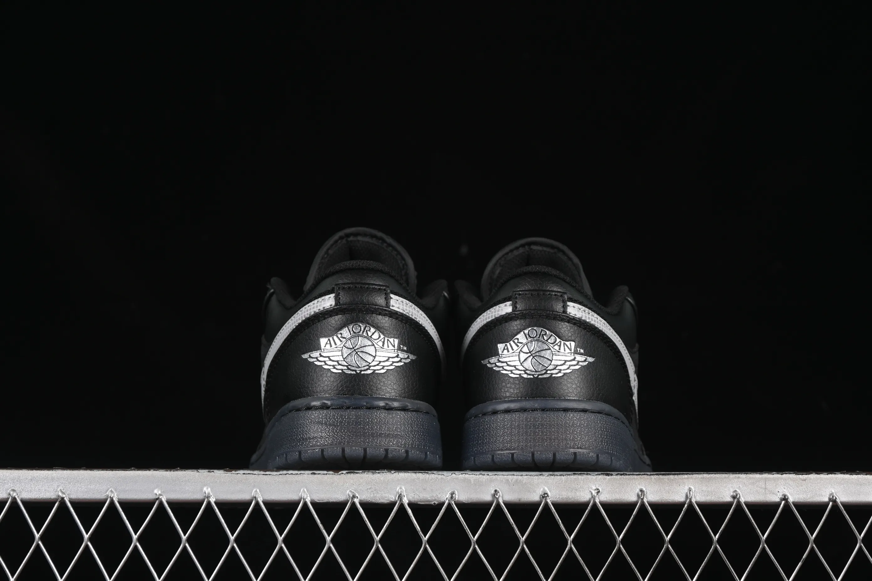 All categories Air Jordan Jordan series basketball shoes Air Jordan 1 Low G version pure original Air Jordan 1 Low AJ1 Joe 1 black and white canvas leather low-top cultural basketball shoes HV5968-001